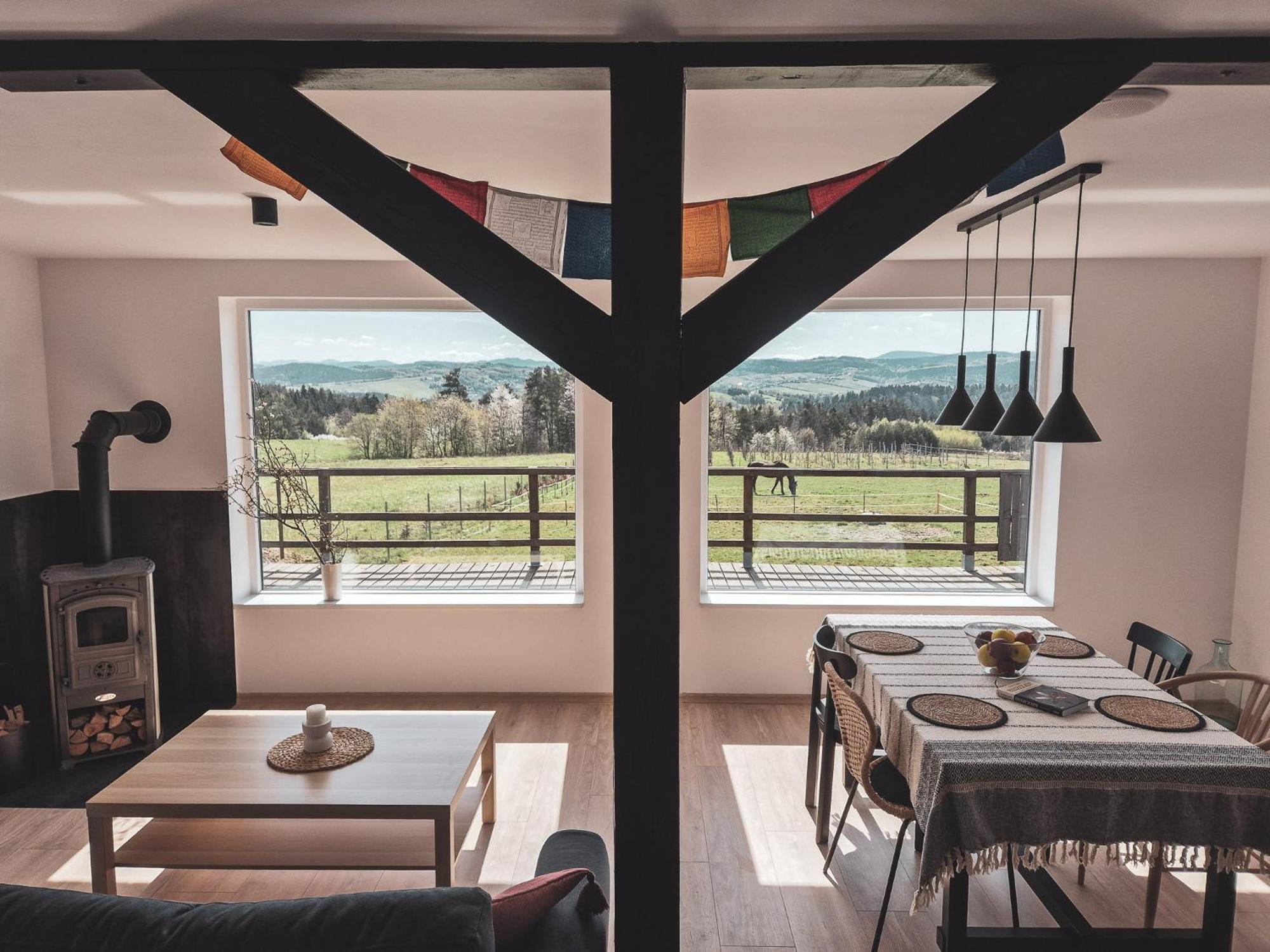 Farm stay Nomads' Hill - Dom Z Widokiem Na Gory Poraz